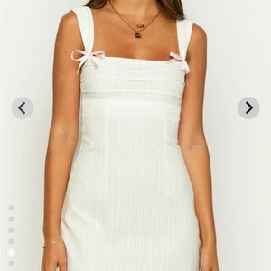 ISOOO!! SIZE 4 or 6!!